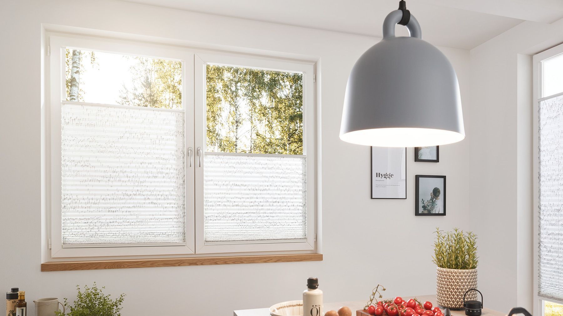 Esszimmer mit Teba Plissee Blümchen Design von Röhse