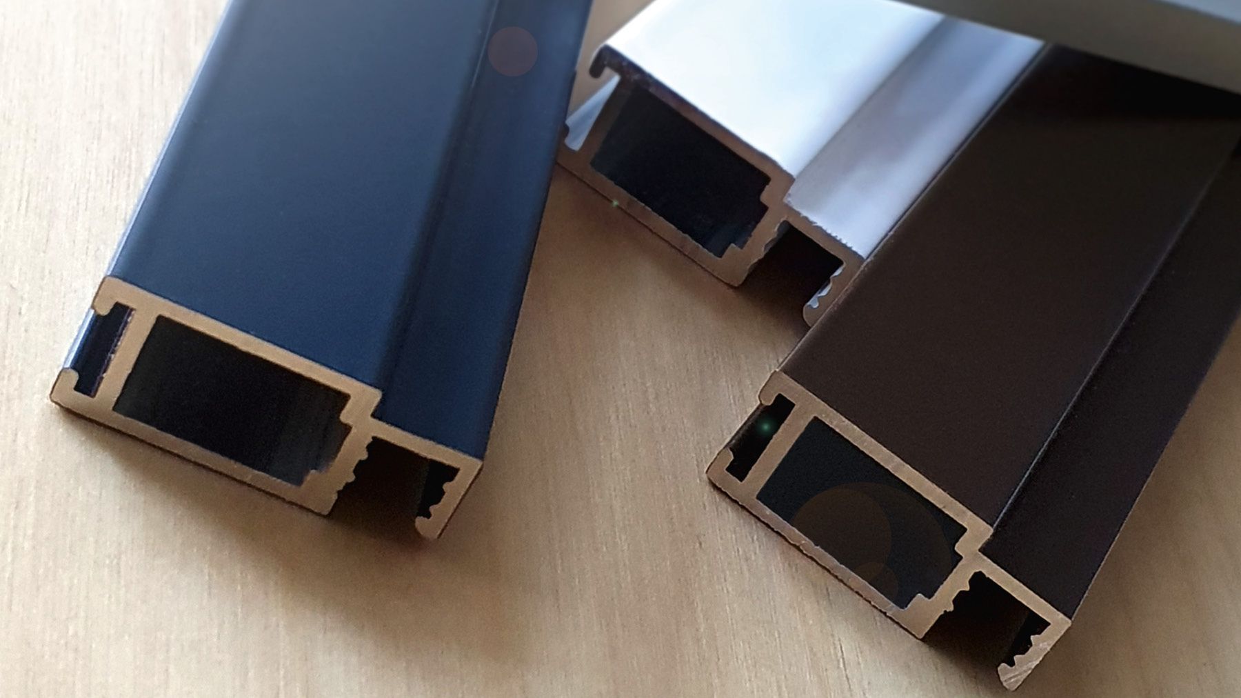 Teba Insektenschutz Profile drei Farben