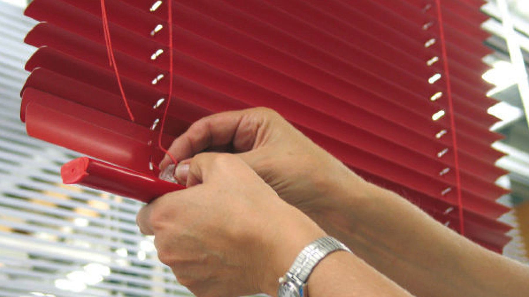 Rotes Jalousie in Produktion