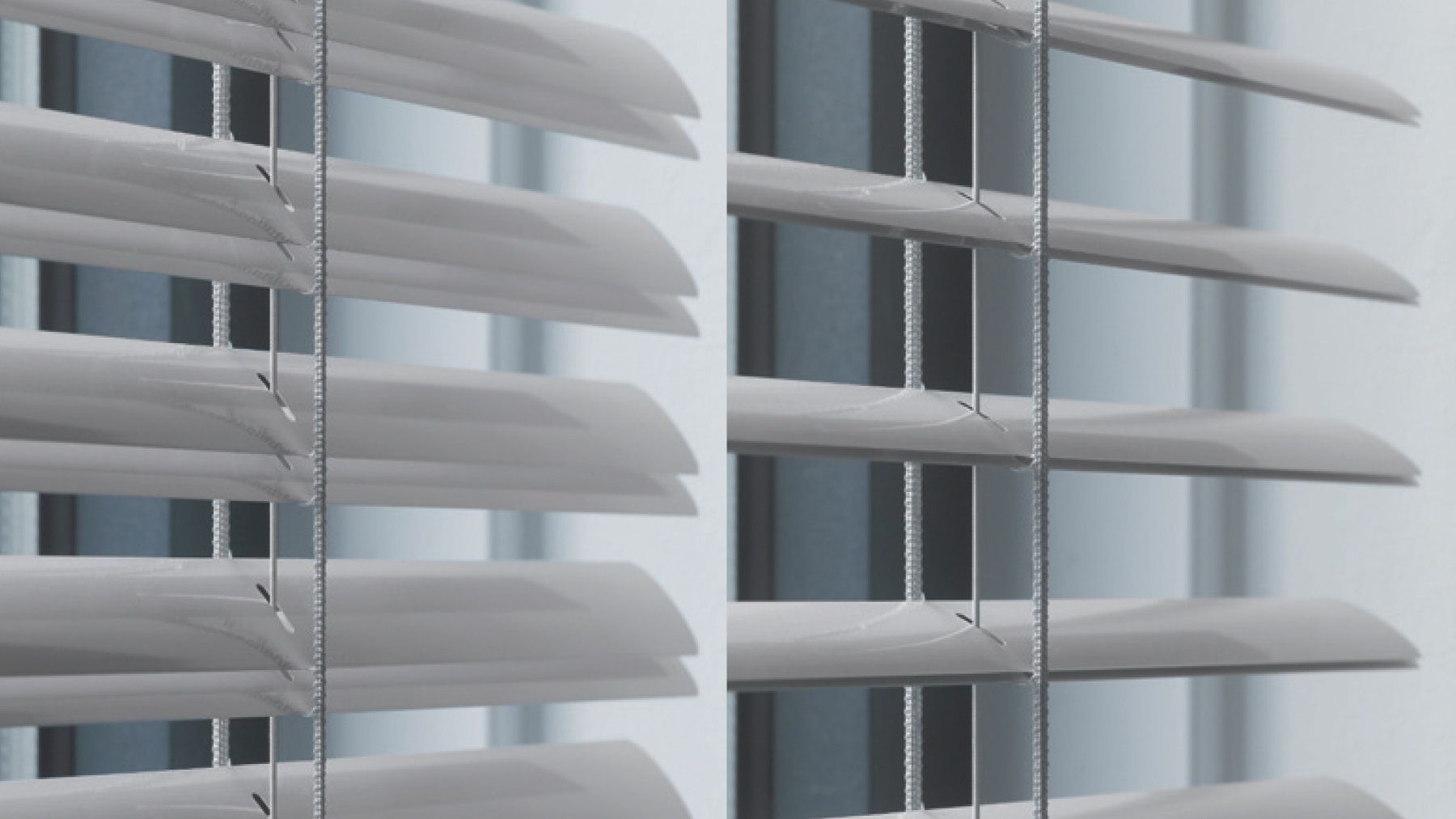 Graues Teba Jalousie offen