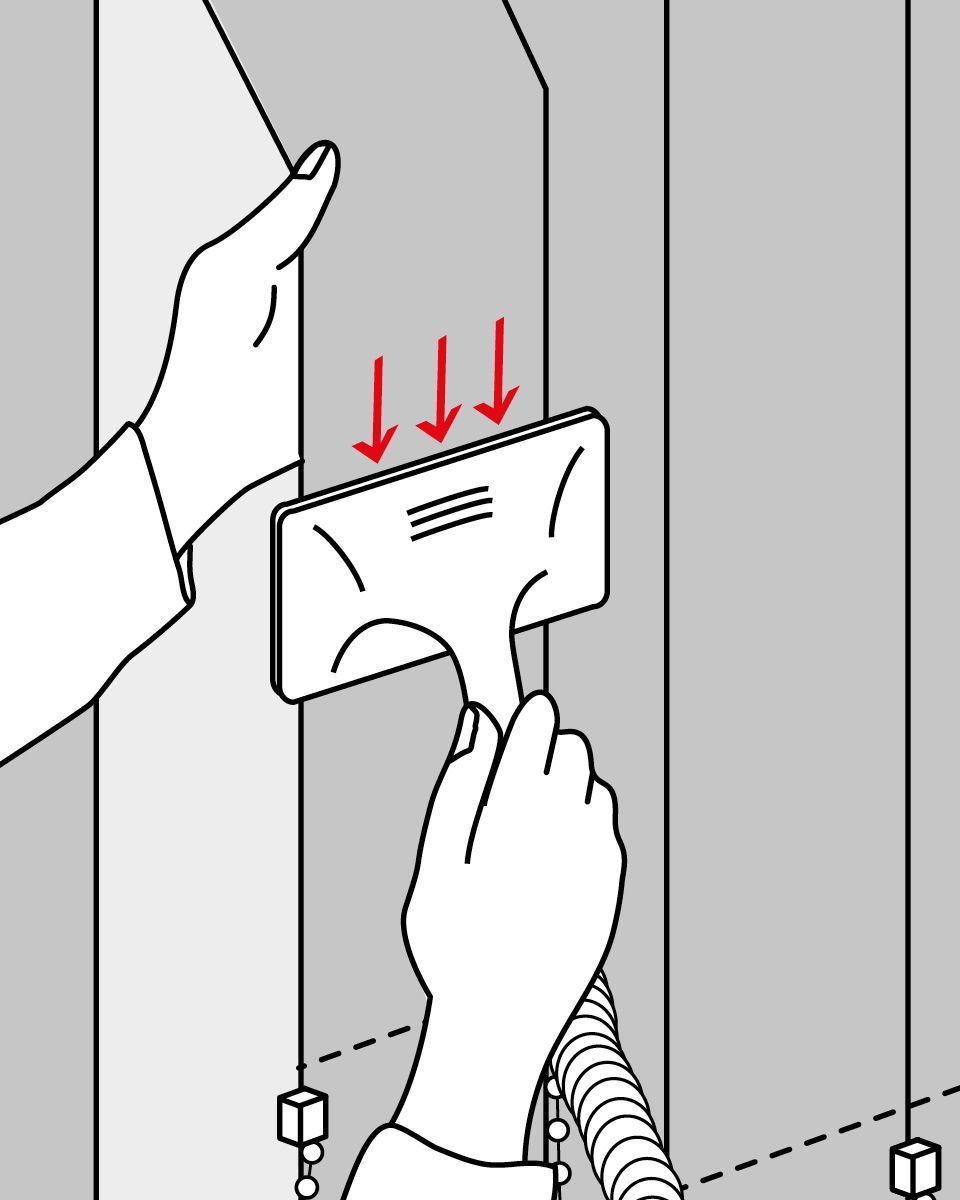 Zuletzt den Lamellenvorhang absaugen