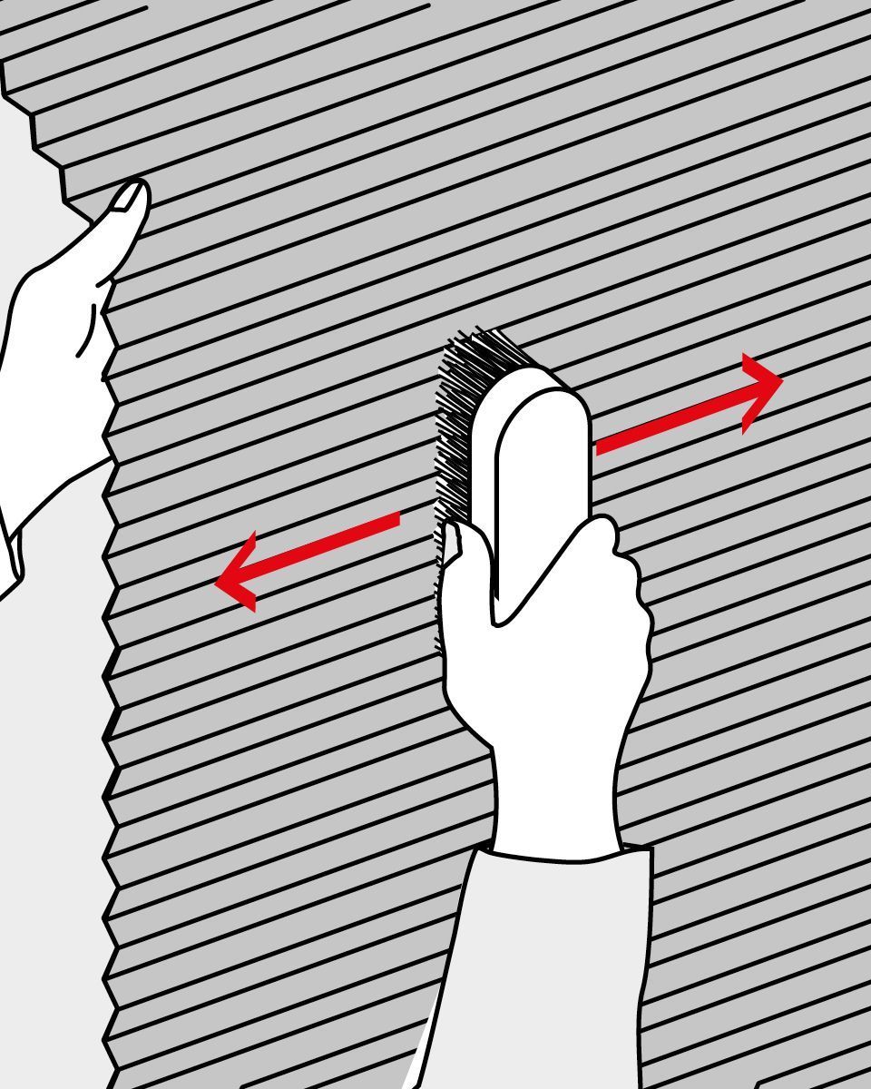 Plissee reinigen durch abbürsten