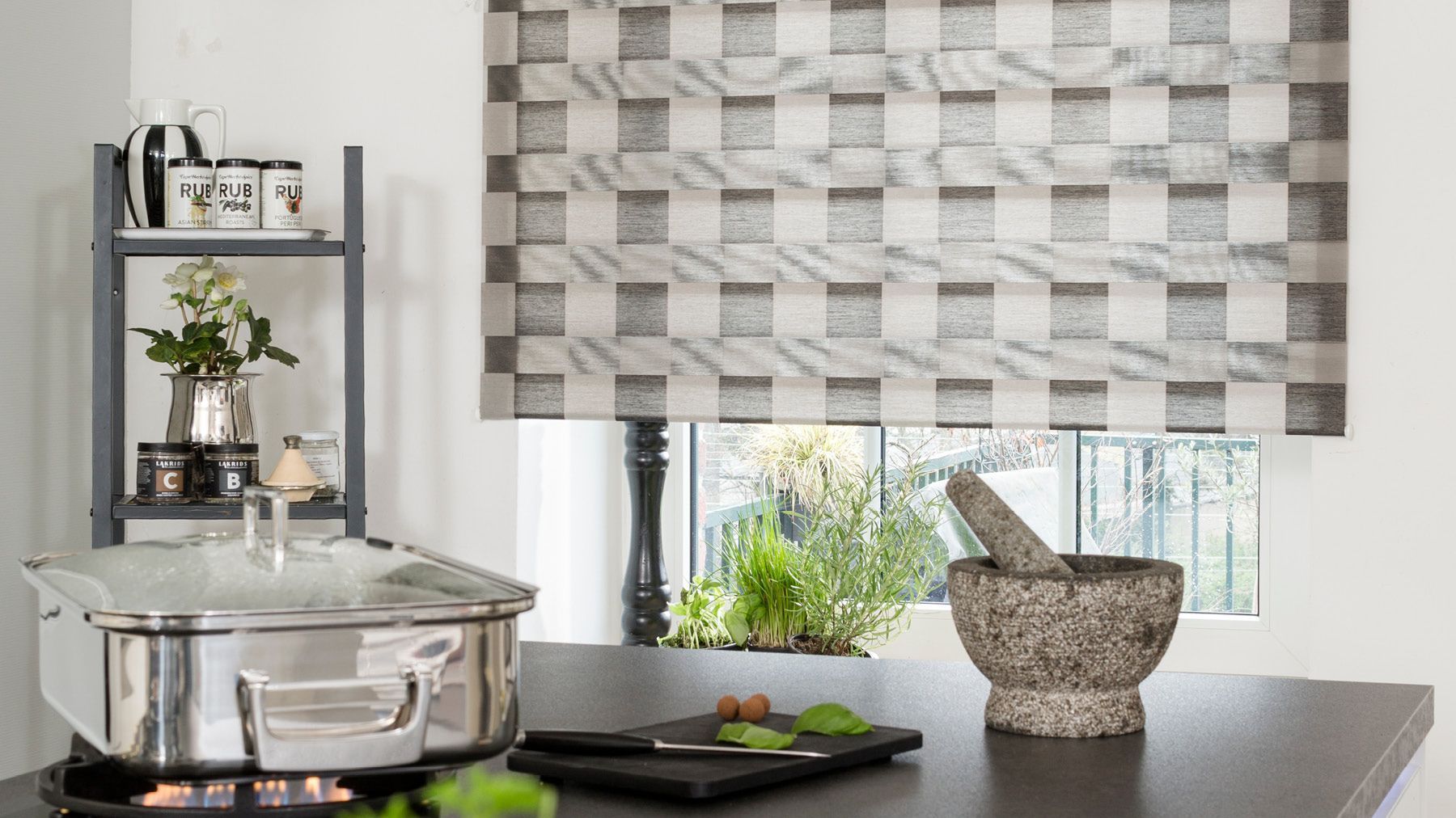 Teba Doppelrollo Küche mit Schachbrett Muster