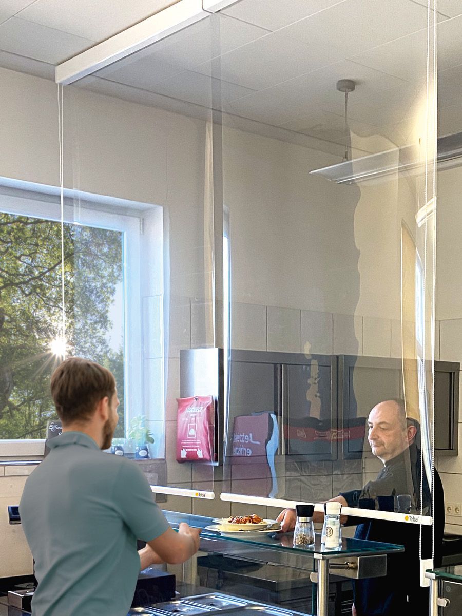 Folienrollo von Teba in einer Apotheke